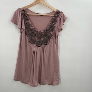 Soprano Rose Design On Crew Neck Ladies Medium